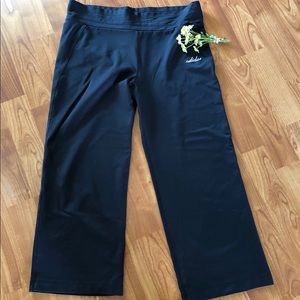 Adidas xl yoga Capri pants. Lycra, spandex